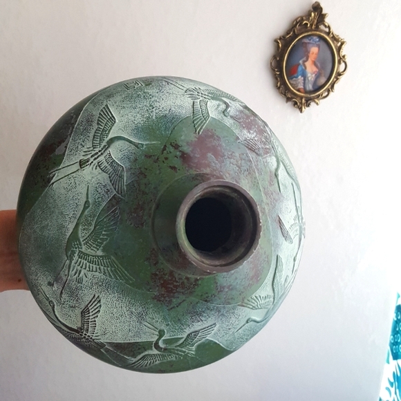 🌙Patina Metal "Flying Cranes" Ikebana Vase Toyo Japan w Chop Mark - Picture 9 of 11